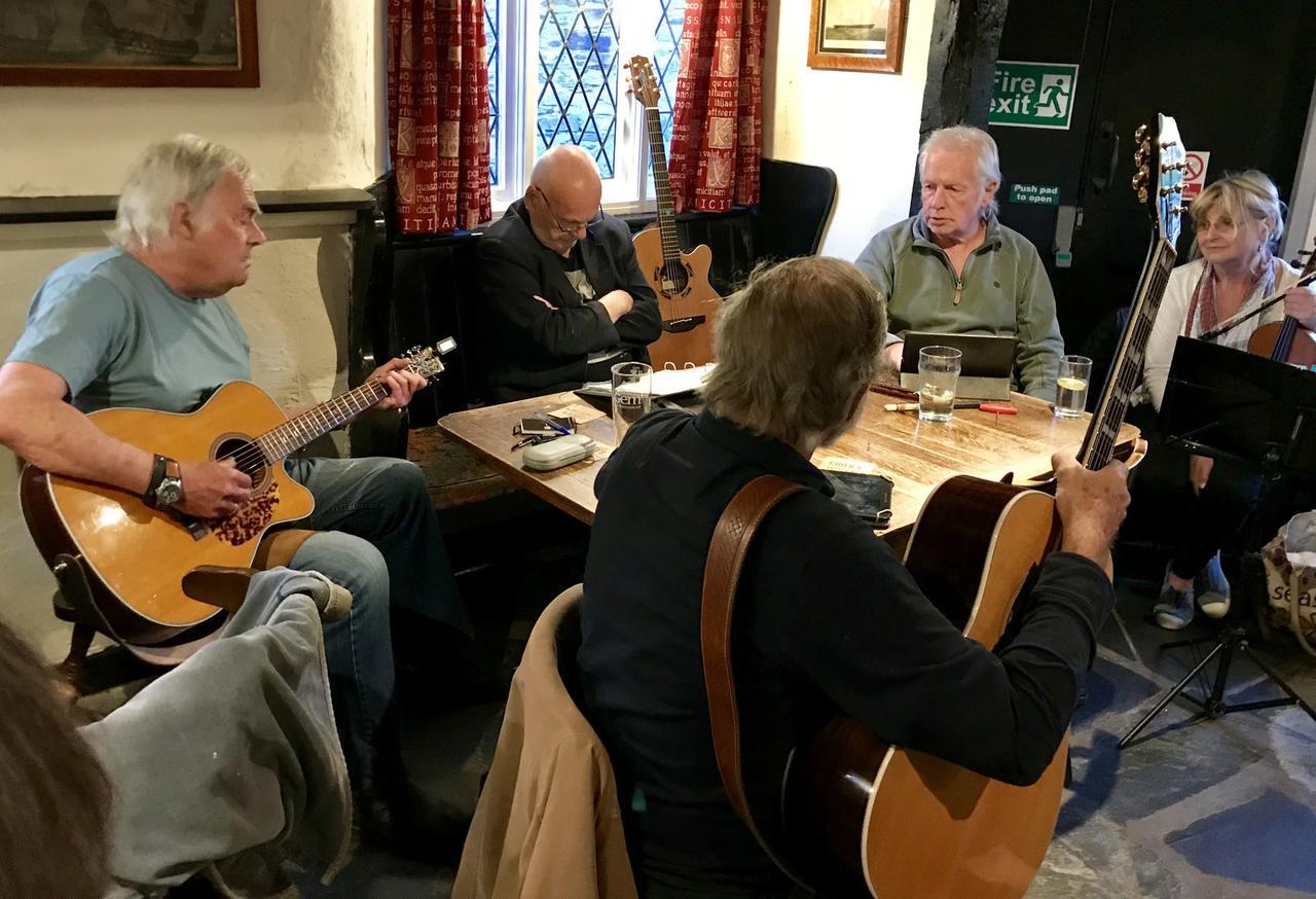 Jolly Sailor Inn Looe